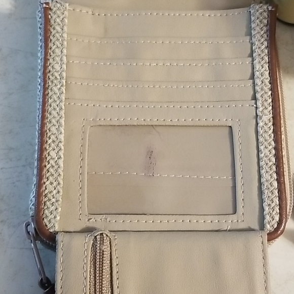 Kathie Lee Crossbody Wallet - Picture 5 of 6